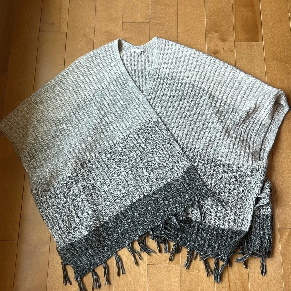 American Eagle Cozy Ombre Knit Wrap - Picture 2 of 4